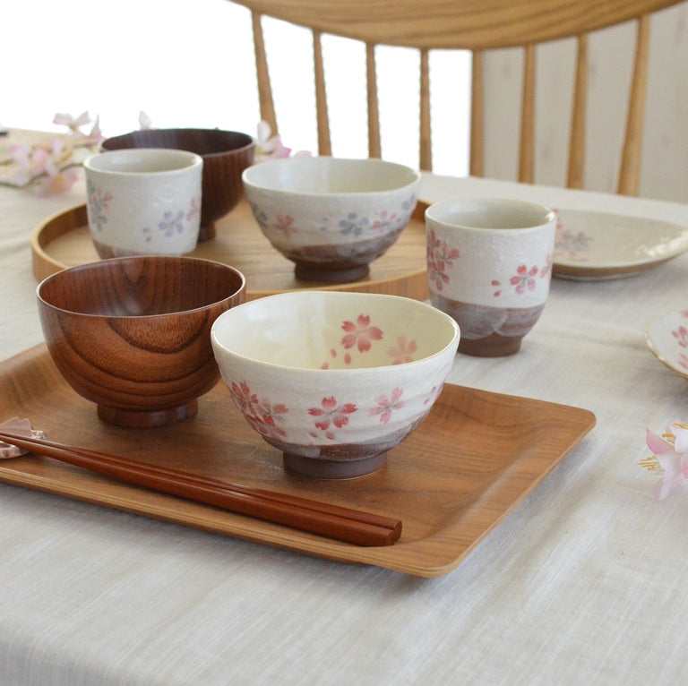 みやび桜 飯碗 おしゃれ かわいい 茶碗 ごはん茶碗 食器 ご飯 陶器 和食器 和風 国産 日本製 美濃焼 食洗機使用可 電子レンジ使用可 カクニ