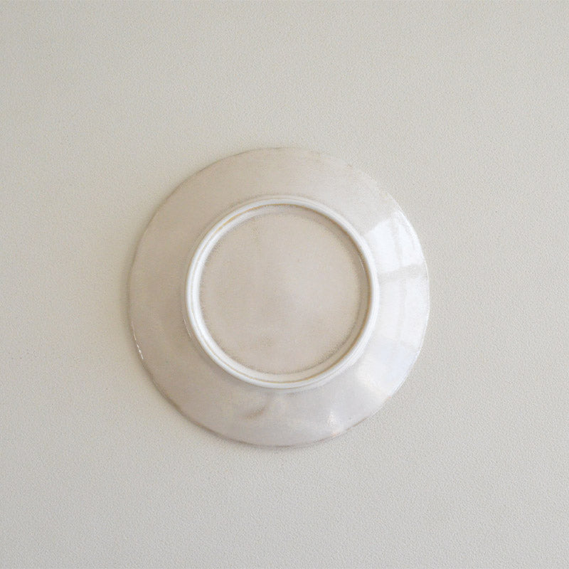 窯変粉引 菊型取皿 小皿 取皿 中皿 プレート おしゃれ シンプル 小さめ かわいい ナチュラル プレート 薬味 調味料 陶器 日本製 和風 美濃焼 食器 食洗機使用可 電子レンジ使用可 来客 正月