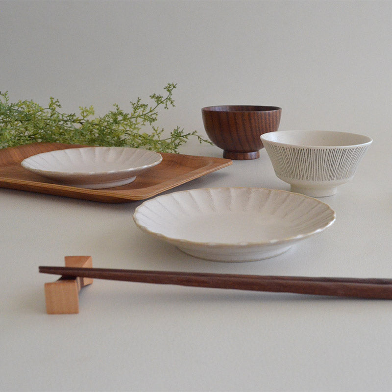 窯変粉引 菊型取皿 小皿 取皿 中皿 プレート おしゃれ シンプル 小さめ かわいい ナチュラル プレート 薬味 調味料 陶器 日本製 和風 美濃焼 食器 食洗機使用可 電子レンジ使用可 来客 正月