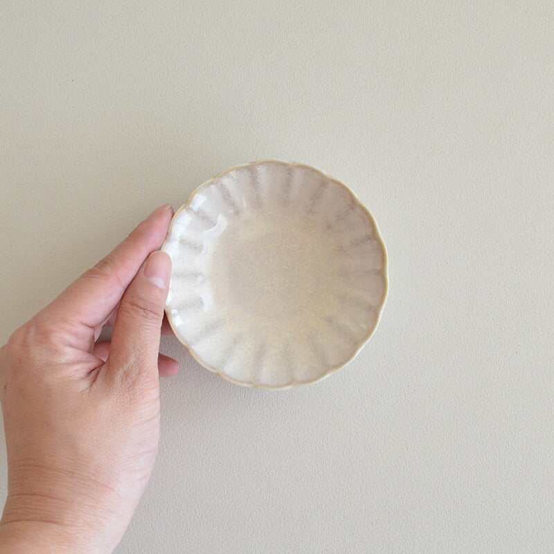 窯変粉引 菊型小鉢 盛鉢/取鉢/縁起/日本製 おしゃれ かわいい かっこいい シンプル 大人 陶器 北欧 和食器 ギフト プレゼント 和食器 小鉢 美濃焼 食器 食洗機使用可 電子レンジ使用可