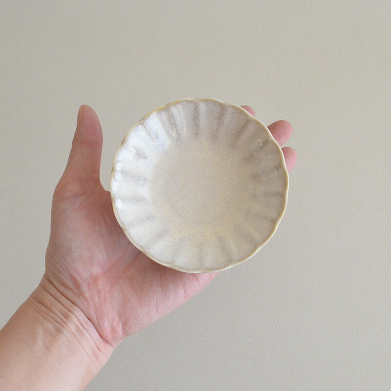 窯変粉引 菊型小鉢 盛鉢/取鉢/縁起/日本製 おしゃれ かわいい かっこいい シンプル 大人 陶器 北欧 和食器 ギフト プレゼント 和食器 小鉢 美濃焼 食器 食洗機使用可 電子レンジ使用可