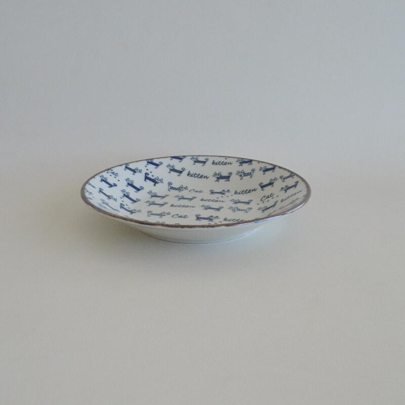 ねこねこ24cmプレート 皿 取り皿 持ち易い 子供用 猫柄 陶器 動物 アニマル 日本製 美濃焼 贈り物ギフトプレゼント クリスマス 冬物 電子レンジ使用可 食洗機使用可 KAKUNI カクニ