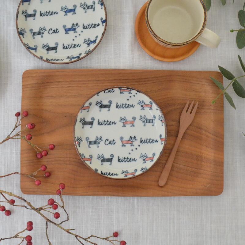 ねこねこ14cmプレート 取皿 おしゃれ かわいい 可愛い ネコ 猫 ネコ柄 北欧 シチュー 大きい 日本製 食器 シンプル ナチュラル 食洗機使用可 電子レンジ使用可 プレゼント ギフト