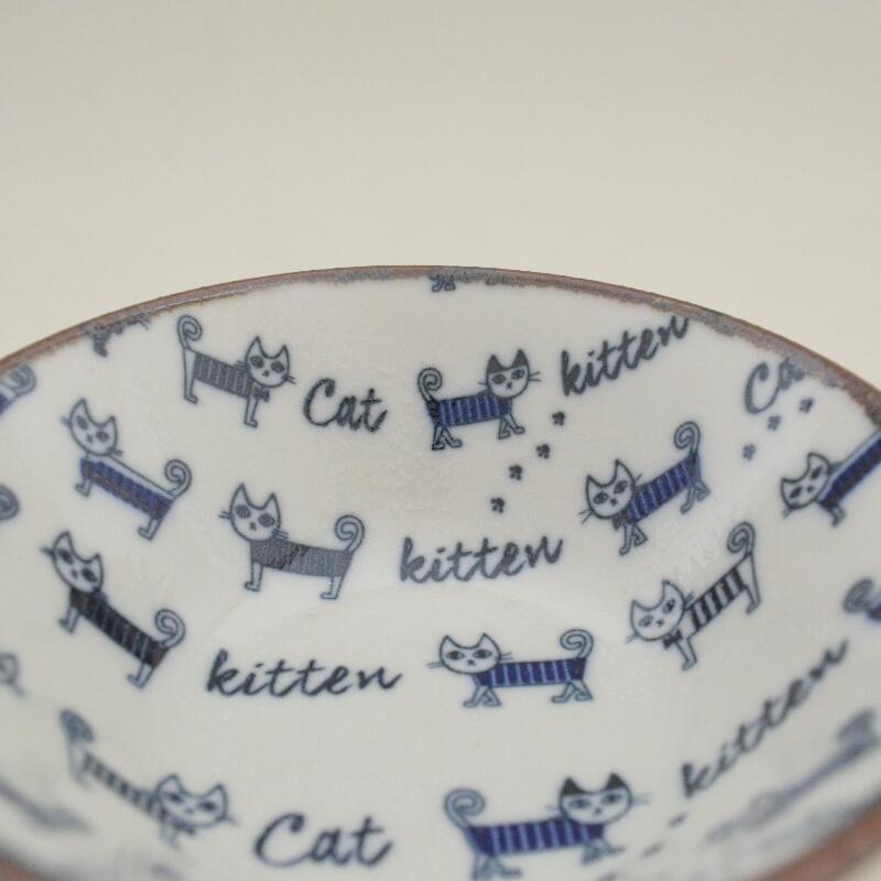 ねこねこ13.5cmボウル おしゃれ かわいい 可愛い ネコ 猫 ネコ柄 北欧 シチュー 大きい 日本製 食器 シンプル ナチュラル 食洗機使用可 電子レンジ使用可 プレゼント ギフト