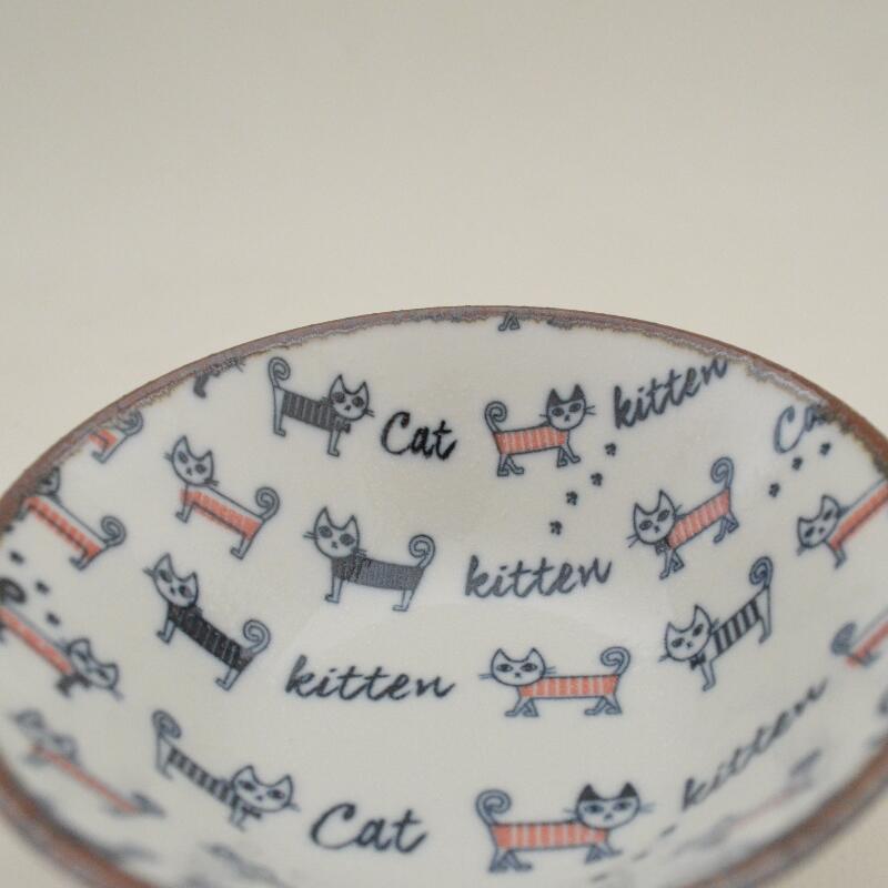 ねこねこ13.5cmボウル おしゃれ かわいい 可愛い ネコ 猫 ネコ柄 北欧 シチュー 大きい 日本製 食器 シンプル ナチュラル 食洗機使用可 電子レンジ使用可 プレゼント ギフト