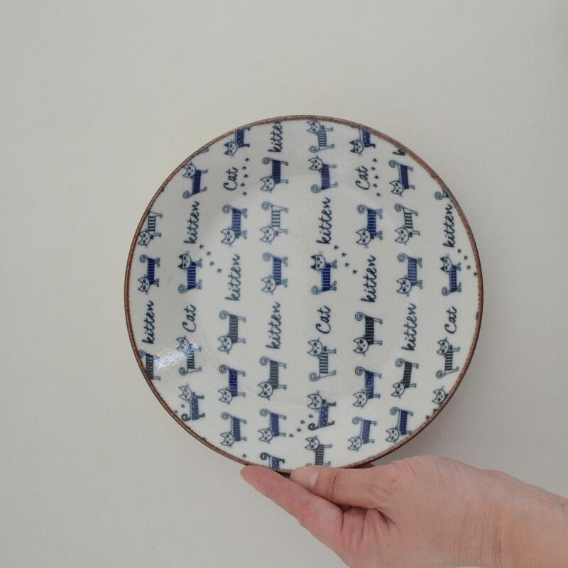 ねこねこ 20cmシチュープレート おしゃれ かわいい 可愛い ネコ 猫 ネコ柄 北欧 シチュー 大きい 日本製 食器 シンプル ナチュラル 食洗機使用可 電子レンジ使用可 プレゼント ギフト