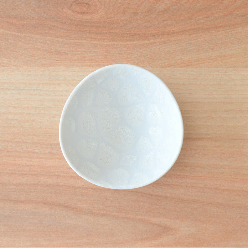 さくら ゆらり型小鉢10個セット 和食器 白 磁器 美濃焼 陶器 おしゃれ かわいい 上品 花柄 つるつる 食洗器使用可能 電子レンジ使用可能 食卓 ギフト プレゼント 贈り物 お祝い 新生活 キッチン