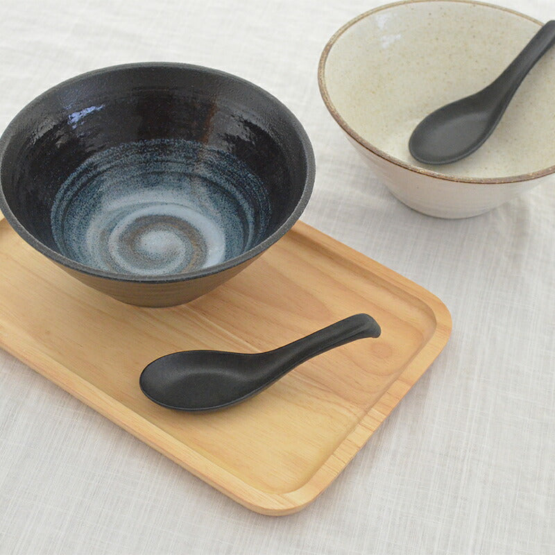 レンゲ 黒結晶マット おしゃれ かわいい 黒 マット ラーメン レンゲ スプーン ナチュラル 国産 日本製 陶磁器 水玉 白 陶器 シンプル 洋風 陶器 美濃焼 電子レンジ対応 食洗機対応 カクニ