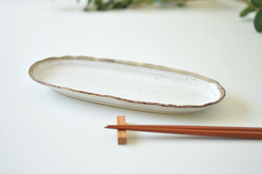 白唐津小判焼物皿【魚 器 陶器 角皿 おしゃれ ナチュラル 陶器 かわいい シンプル 白い器 電子レンジ使用可 食洗機使用可 日本製 美濃焼 カクニ KAKUNI】