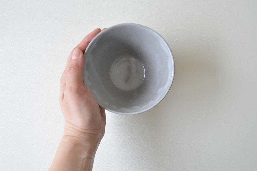 カーム削ぎ入り飯碗【お茶碗 オシャレ かっこいい 大きい 男性用 北欧 シンプル 日本製 美濃焼 食器 食洗機使用可 電子レンジ 使用可プレゼント ギフト カクニ KAKUNI】
