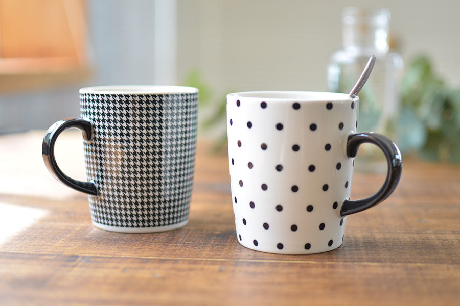 モノトーン千鳥&水玉 マグカップ おしゃれ シンプル レトロ 千鳥 美濃焼 かわいい 北欧 陶器 食洗機対応 電子レンジ対応 ギフトプレゼント 贈り物 カクニ