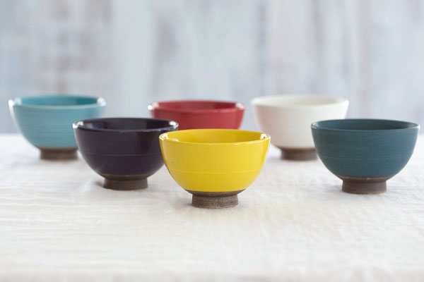 一珍リング飯碗 茶碗 飯碗 ごはん茶碗 かわいい おしゃれ ナチュラル 白 黄 紺 紫 赤 こだわり かっこいい 子供 小さめ ビビット 日本製 美濃焼 陶磁器 器