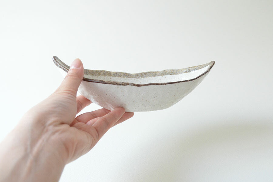 K15030 白唐津 笹船小鉢 おしゃれ 鉢 小鉢 白い 白 ナチュラル シチュー スープ シンプル かわいい 国産 日本製 美濃焼 食器 白い 模様 食洗機対応 電子レンジ可能 カフェ風 新生活 一人暮らし プレゼント ギフト カクニ KAKUNI