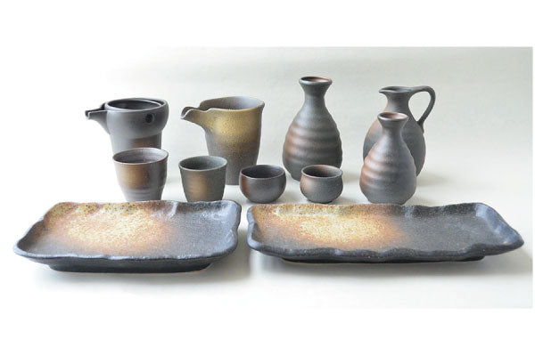 黒備前 ゆらり 1合 冷酒器 冷酒 徳利 酒器 家呑み 家飲み ギフト プレゼント 贈り物 記念品 美濃焼 国産 日本製 食器 食洗機使用可 電子レンジ使用可 KAKUNI カクニ