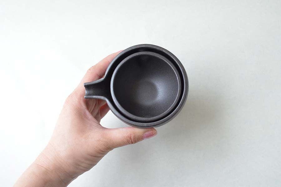 黒備前 ゆらり 1合 冷酒器 冷酒 徳利 酒器 家呑み 家飲み ギフト プレゼント 贈り物 記念品 美濃焼 国産 日本製 食器 食洗機使用可 電子レンジ使用可 KAKUNI カクニ