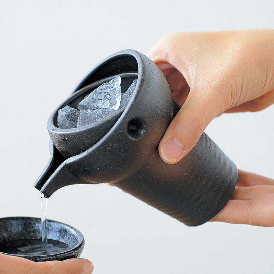 黒備前 ゆらり 1合 冷酒器 冷酒 徳利 酒器 家呑み 家飲み ギフト プレゼント 贈り物 記念品 美濃焼 国産 日本製 食器 食洗機使用可 電子レンジ使用可 KAKUNI カクニ