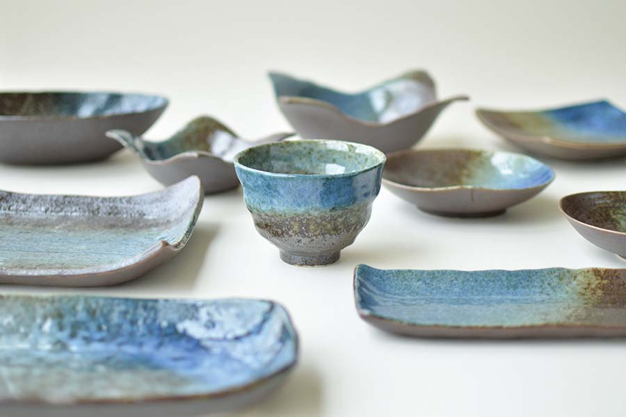 月あかり四方盛鉢 皿 和食 和食器 食器 茶碗 器 皿 オシャレ 和風 和食器 国産 日本製 食器 うつわ 和食器 国産 日本製 美濃焼 和風 茶碗 綺麗 美しい 青 ブルー 料亭 ギフト プレゼント