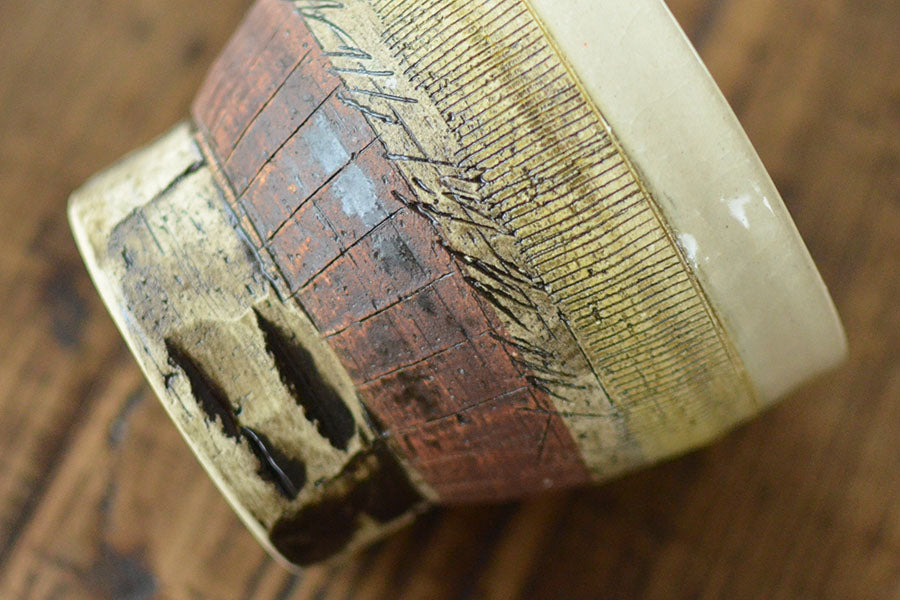 エイジア手造りロックカップ(削り)【おしゃれ かっこいい ハンドメイド 手作り 美濃焼 大きい 陶器 焼き物 父の日 敬老の日 プレゼント 箱入り 美濃焼 日本製 カクニ KAKUNI】