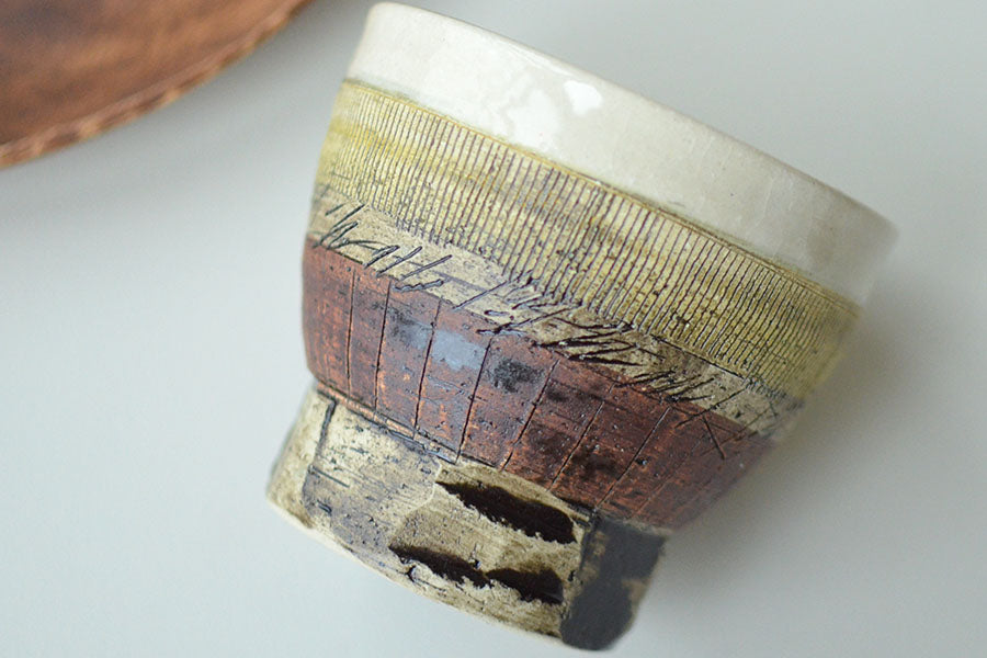 エイジア手造りロックカップ(削り)【おしゃれ かっこいい ハンドメイド 手作り 美濃焼 大きい 陶器 焼き物 父の日 敬老の日 プレゼント 箱入り 美濃焼 日本製 カクニ KAKUNI】