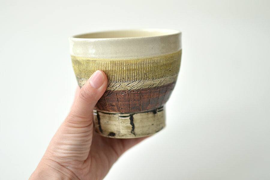 エイジア手造りロックカップ(削り)【おしゃれ かっこいい ハンドメイド 手作り 美濃焼 大きい 陶器 焼き物 父の日 敬老の日 プレゼント 箱入り 美濃焼 日本製 カクニ KAKUNI】