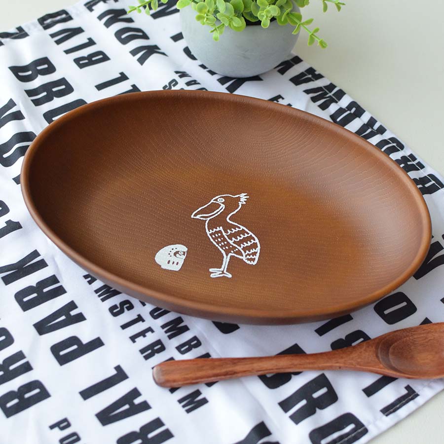 だるまとハシビロコウ木目オーバルプレート ランチプレート 木目調 PET樹脂 日本製 おしゃれ 深め 深い 軽量 軽い 超軽量 子供 割れない 割れにくい 樹脂製 ランチ皿 介護用 アウトドア 食器 レンジ対応 食洗機対応 カクニ