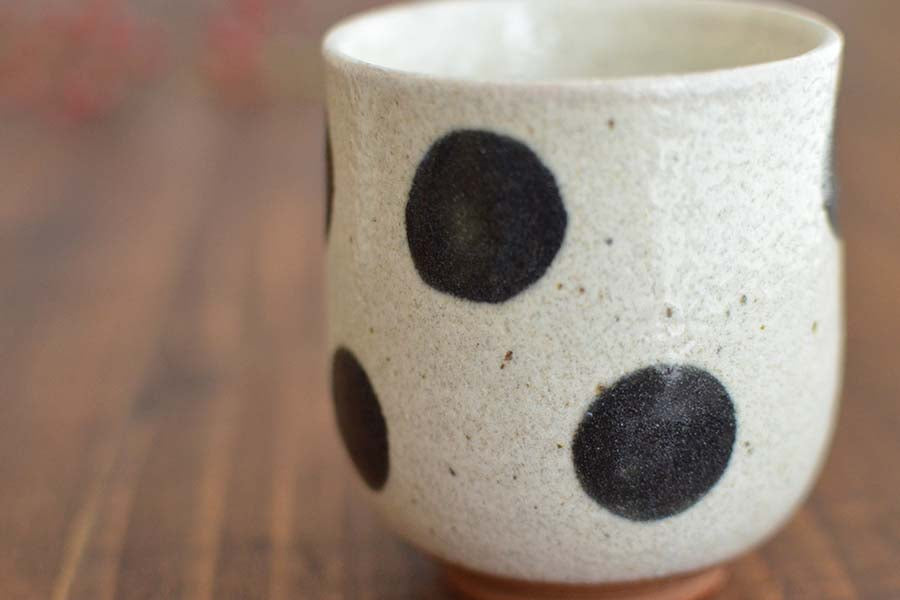 まりもドット湯呑 湯呑 オシャレ コップ カップ お茶 おしゃれ シンプル かわいい 日本製 美濃焼 食器 プレゼント 敬老の日 ギフト カクニ KAKUN