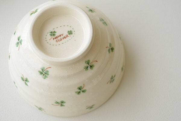 ハッピークローバー飯碗 お茶碗 おしゃれ かわいい セット 国産 日本製 美濃焼 器 食器 磁器 飯碗 食洗機使用可 リーフ 葉っぱ 新生活 お祝い 結婚祝い 贈り物 ギフト プレゼント