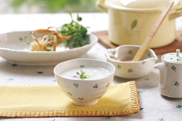 ハッピークローバー飯碗 お茶碗 おしゃれ かわいい セット 国産 日本製 美濃焼 器 食器 磁器 飯碗 食洗機使用可 リーフ 葉っぱ 新生活 お祝い 結婚祝い 贈り物 ギフト プレゼント