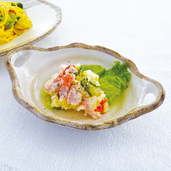 K11227 白唐津 両手付小鉢 皿 おしゃれ 鉢 ナチュラル シンプル 取り皿 陶器 かわいい シンプル 電子レンジ使用可 国産 新生活 プレゼント ギフト 食器 器 日本製 美濃焼 クリスマス