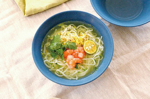 ラーメンどんぶり おしゃれ ネイビー色の麺鉢 ラーメン鉢 かわいい ラーメン どんぶり 北欧 おしゃれ 麺鉢 丼 かっこいい カフェ ラーメン屋 日本製 美濃焼 陶磁器 食器 電子レンジ対応 食洗機対応 ナチュラル ミスト