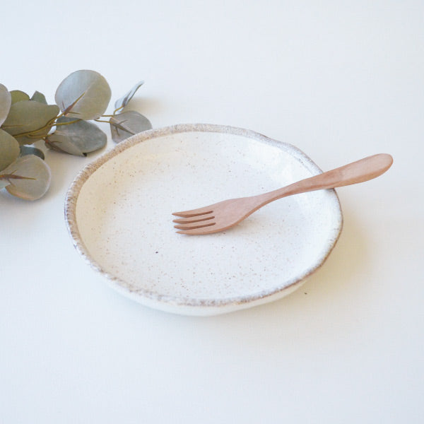 K15072 白唐津 丸大鉢 鉢 ボウル パスタ皿 麺皿 カレー皿 シチュー おしゃれ 食器 陶器 うつわ 和食器 国産 日本製 美濃焼 ナチュラル 盛り皿 茶碗 綺麗 ギフト 食洗機使用可 電子レンジ使用可 かわいい シンプル白い お皿 カフェ風