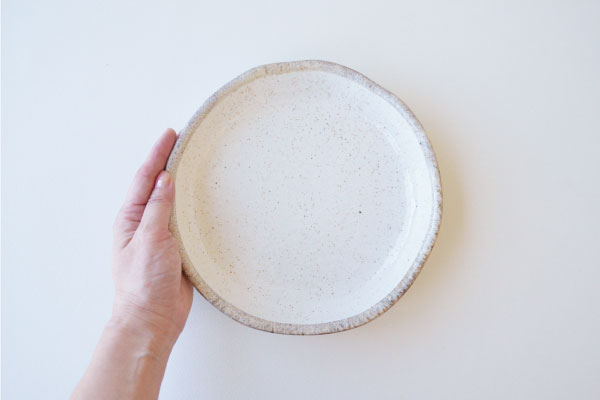 K15072 白唐津 丸大鉢 鉢 ボウル パスタ皿 麺皿 カレー皿 シチュー おしゃれ 食器 陶器 うつわ 和食器 国産 日本製 美濃焼 ナチュラル 盛り皿 茶碗 綺麗 ギフト 食洗機使用可 電子レンジ使用可 かわいい シンプル白い お皿 カフェ風