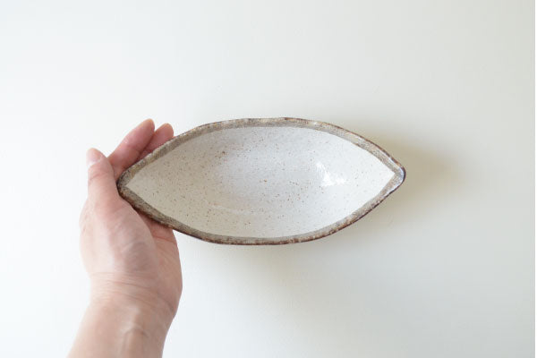 K15030 白唐津 笹船小鉢 おしゃれ 鉢 小鉢 白い 白 ナチュラル シチュー スープ シンプル かわいい 国産 日本製 美濃焼 食器 白い 模様 食洗機対応 電子レンジ可能 カフェ風 新生活 一人暮らし プレゼント ギフト カクニ KAKUNI