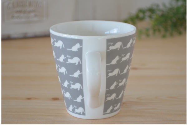 モノトーン猫マグ マグカップ 猫 おしゃれ シンプル かわいい 黒猫 白猫 北欧 日本製 コーヒーカップ 陶器 綺麗 ギフト ギフトボックス入り シンプル 洋風 陶器 美濃焼 電子レンジ対応 食洗機対応 カクニ