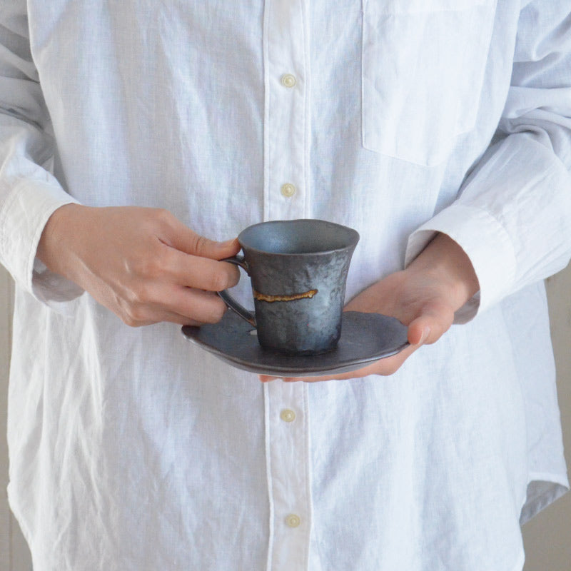 カップ&ソーサー 鉄人 森の湖 オアシス おしゃれ コーヒーカップ 珈琲 紅茶 ティーカップ ギフト 食洗機使用可 電子レンジ使用可 日本製 美濃焼 カクニ