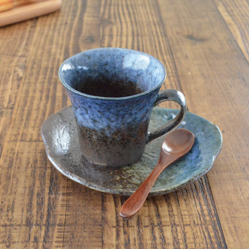 カップ&ソーサー 鉄人 森の湖 オアシス おしゃれ コーヒーカップ 珈琲 紅茶 ティーカップ ギフト 食洗機使用可 電子レンジ使用可 日本製 美濃焼 カクニ