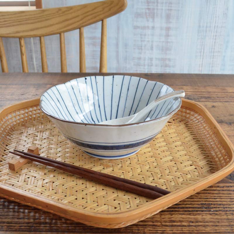 梅型麺鉢 19.2cm 十草 1個 美濃焼 食器 おしゃれ 可愛い かっこいい スマート シンプル ナチュラル カクニ オリジナル 日本産 インスタ映え 普段使い ギフト モダン