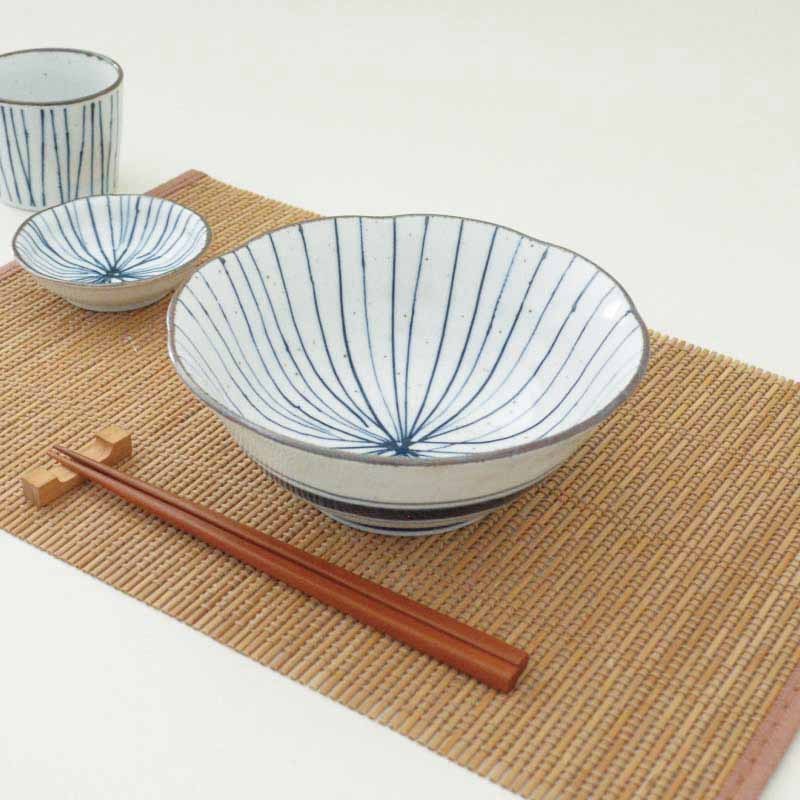 梅型麺鉢 19.2cm 十草 1個 美濃焼 食器 おしゃれ 可愛い かっこいい スマート シンプル ナチュラル カクニ オリジナル 日本産 インスタ映え 普段使い ギフト モダン