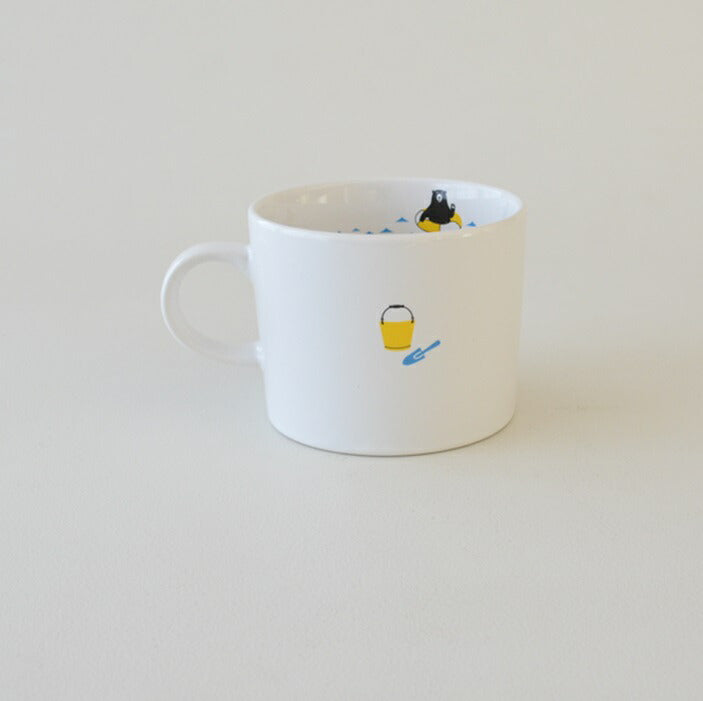 目盛付きマグ 波乗りクマ 330ml マグカップ かわいい くま 可愛い おしゃれ メモリ付き スープカップ 目盛り付き アウトドア 大きめ たっぷり 大容量 キャンプ 陶器 食洗機対応 レンジ対応 ギフト プレゼント 日本製 美濃焼