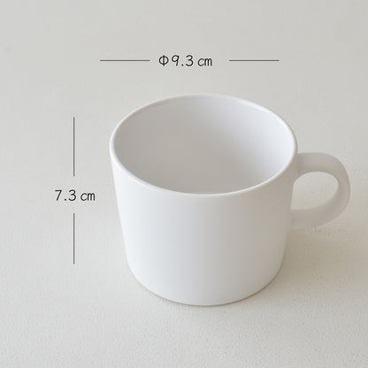 目盛入り白マットマグ オシャレ かわいい シンプル 可愛い おしゃれ メモリ付き スープカップ 目盛り付き 大きめ たっぷり 大容量 ホワイト 白 マット 陶器 食洗機対応 レンジ対応 ギフト プレゼント 日本製 美濃焼 マグカップ