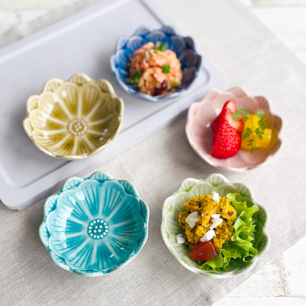 デイジー小鉢 豆皿 小皿 醤油 美濃焼 皿 おしゃれ シンプル 小さめ かわいい 花 ナチュラル プレート 薬味 調味料 陶器 日本製 和風 ピンク ヒワ ブラウン ターコイズ ブルー 食器