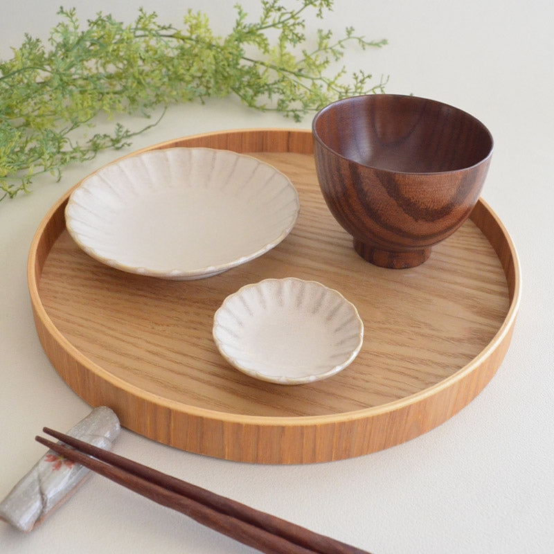 窯変粉引 菊型豆皿 豆皿 小皿 醤油皿　薬味皿 おしゃれ シンプル 小さめ かわいい ナチュラル プレート 薬味 調味料 陶器 日本製 和風 美濃焼 食器 食洗機使用可 電子レンジ使用可 来客 正月