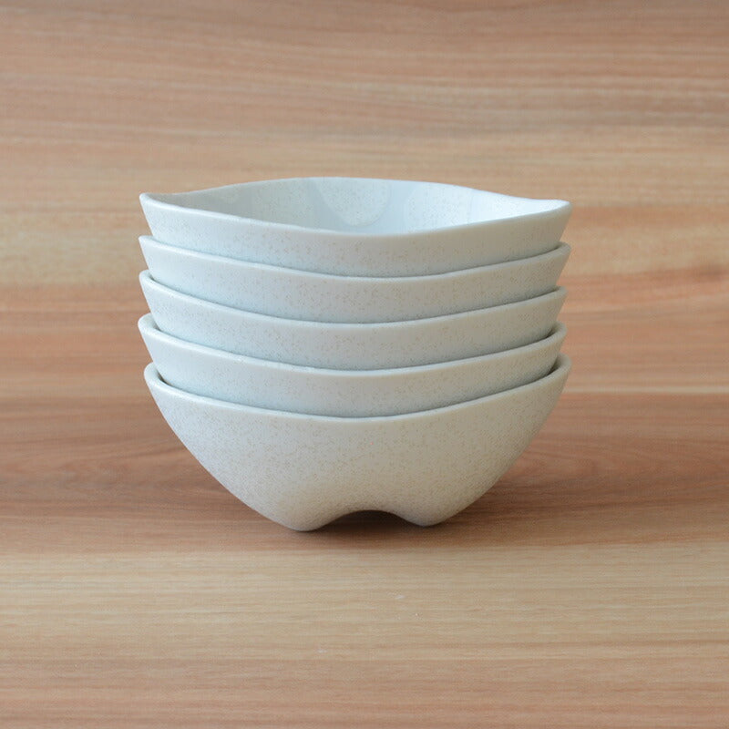 さくら ゆらり型小鉢10個セット 和食器 白 磁器 美濃焼 陶器 おしゃれ かわいい 上品 花柄 つるつる 食洗器使用可能 電子レンジ使用可能 食卓 ギフト プレゼント 贈り物 お祝い 新生活 キッチン
