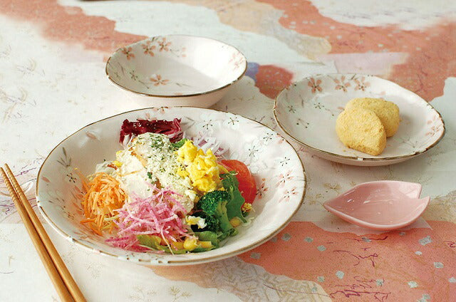 はんなり桜 どんぶり（中)500ml 和食器 どんぶり 小丼 桜 和風 美濃焼 おしゃれ 春 小花 花 ピンク エレガント ギフト 食洗機使用可 電子レンジ使用可 贈り物 結婚 出産 内祝い 引き出物 金婚式 還暦祝い 古希