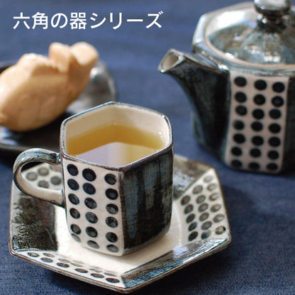 あられ 六角マグ マグカップ おしゃれ 和風 水玉 青い かわった形 ギフト プレゼント 男性用 食洗機使用可 電子レンジ使用可 カクニ