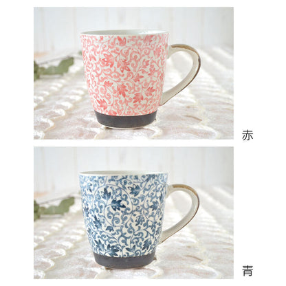 つる唐草 軽いマグ【マグカップ 軽い 軽量 和風 花柄 おしゃれ プレゼント ギフト 陶器 柄 介護 敬老の日 赤 青 美濃焼 日本製 カクニ】