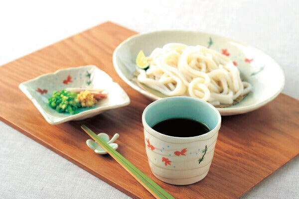 金魚薬味皿 和柄 魚柄 おしゃれ 綺麗 和食器 雑貨 夏 金魚 そば 冷やしうどん 小皿 醤油小皿 しょうゆ皿 国産 美濃焼 日本製 食洗機使用可 電子レンジ使用可 プレゼント ギフト KAKUNI カクニ