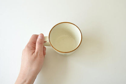 ほっこりアニマル花束 陶器 マグカップ おしゃれ 大きめ 美濃焼 かわいい 可愛い 猫 レトロ ネコ ナチュラル シンプル 電子レンジ使用可 食洗機使用可 日本製 国産プレゼント ギフト 動物柄 カクニ KAKUNI