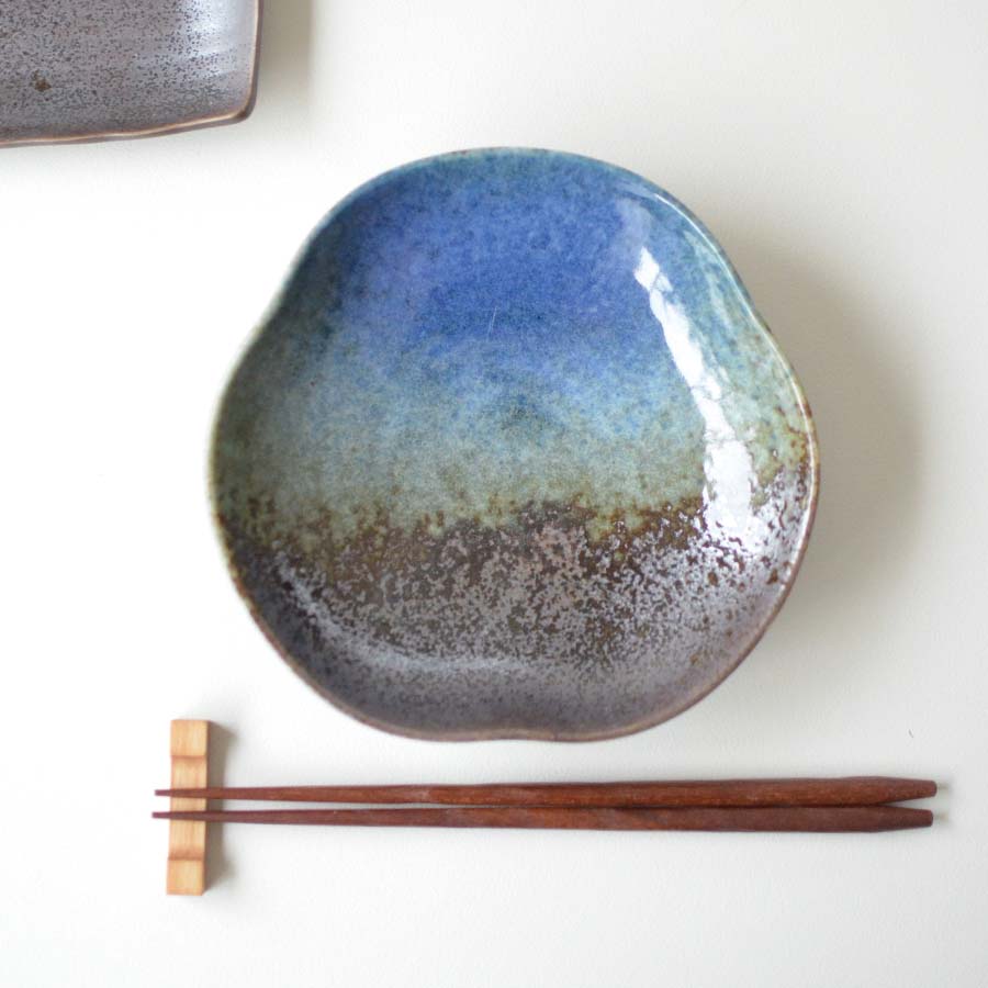 月あかり 手びねり取皿【取り皿 和風 おしゃれ シンプル かっこいい 日本製 美濃焼 和食器 黒い 模様 食洗機対応 レンジOK ギフト カクニ KAKUNI】
