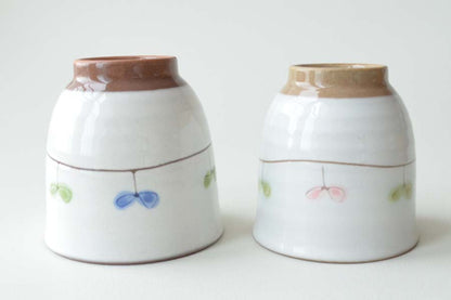 ふたば湯呑 湯呑 おしゃれ シンプル かわいい 日本製 美濃焼 プレゼント ギフト 結婚 出産 内祝い 引き出物 金婚式 誕生日プレゼント 還暦祝い 古希 喜寿 米寿 退職 定年